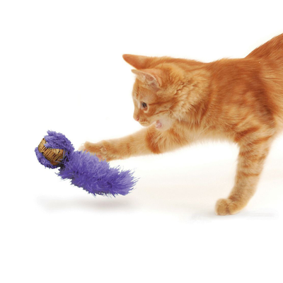Jucarie KONG Cat Active, Minge din Pluta Naturala cu Catnip