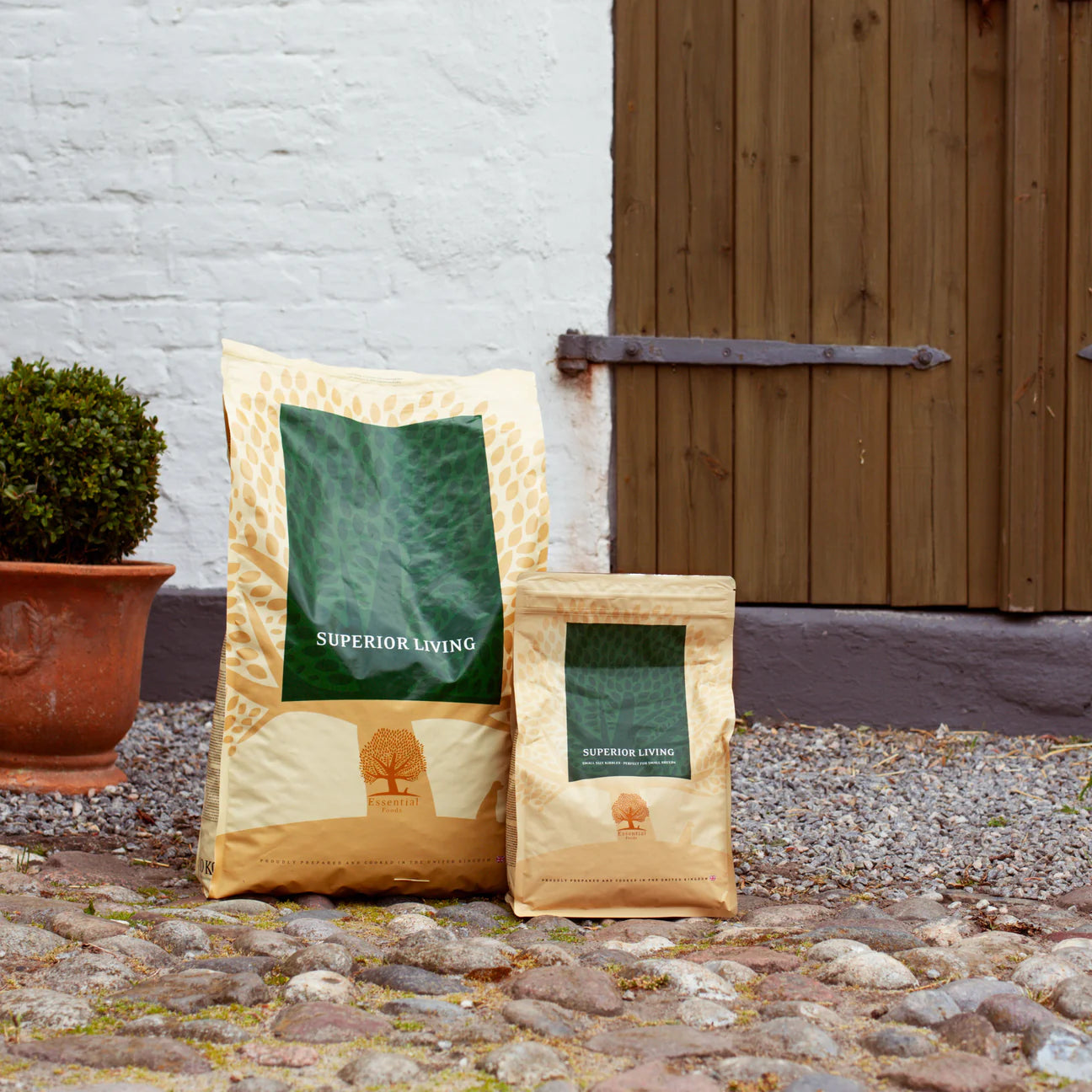 Essential Superior Living, Hrana Uscata pentru Caini Adulti, cu Pui, Rata si Peste, Crocheta Mica, 2.5kg