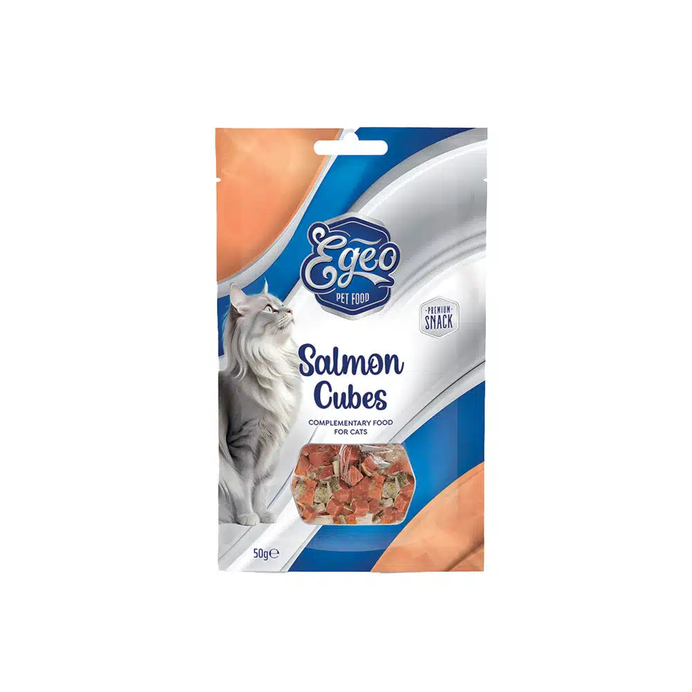 EGEO Salmon Cubes with Skin Adult 50gr